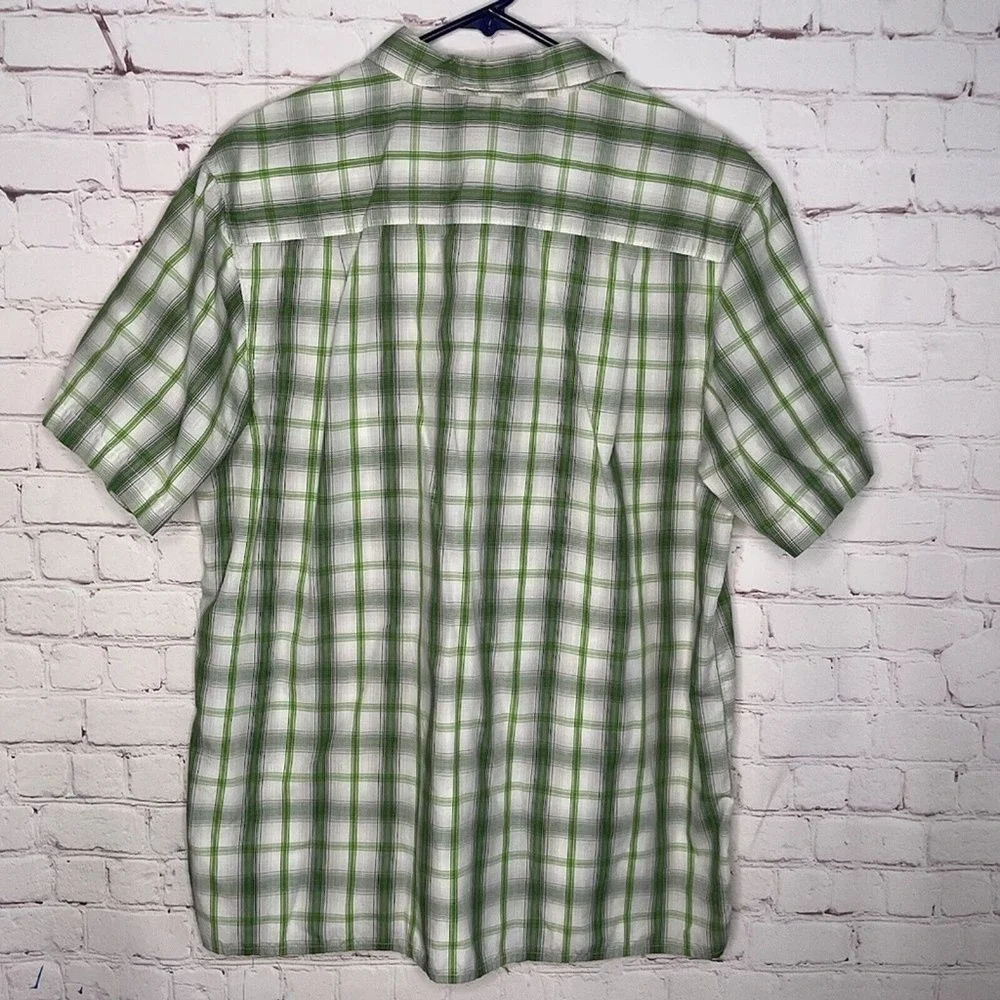 The North Face Green/White Plaid Pocket Short Sleeve Button Up Shirt Men L India